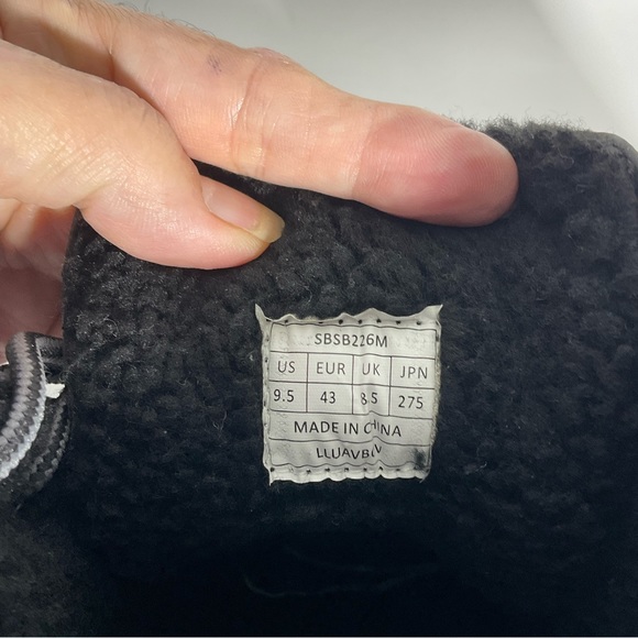 Bruno Marc Black Lace-Up Ankle Boot with Rubber Sole Padded Ankle Padding Sz 9.5 - Picture 2 of 16